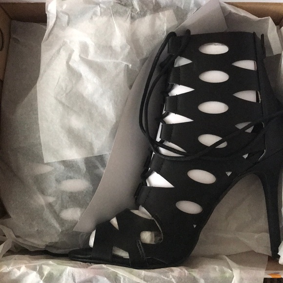 NEW Cage heels - Picture 3 of 4